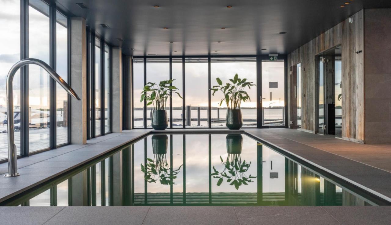 Waterrijk Oesterdam Hotel Tholen Exterior photo